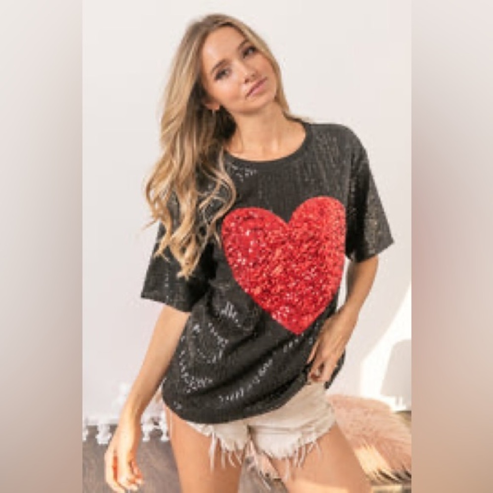 🧨45. NWT BiBi Red Heart on Black Sequined Tee - Picture 1 of 5